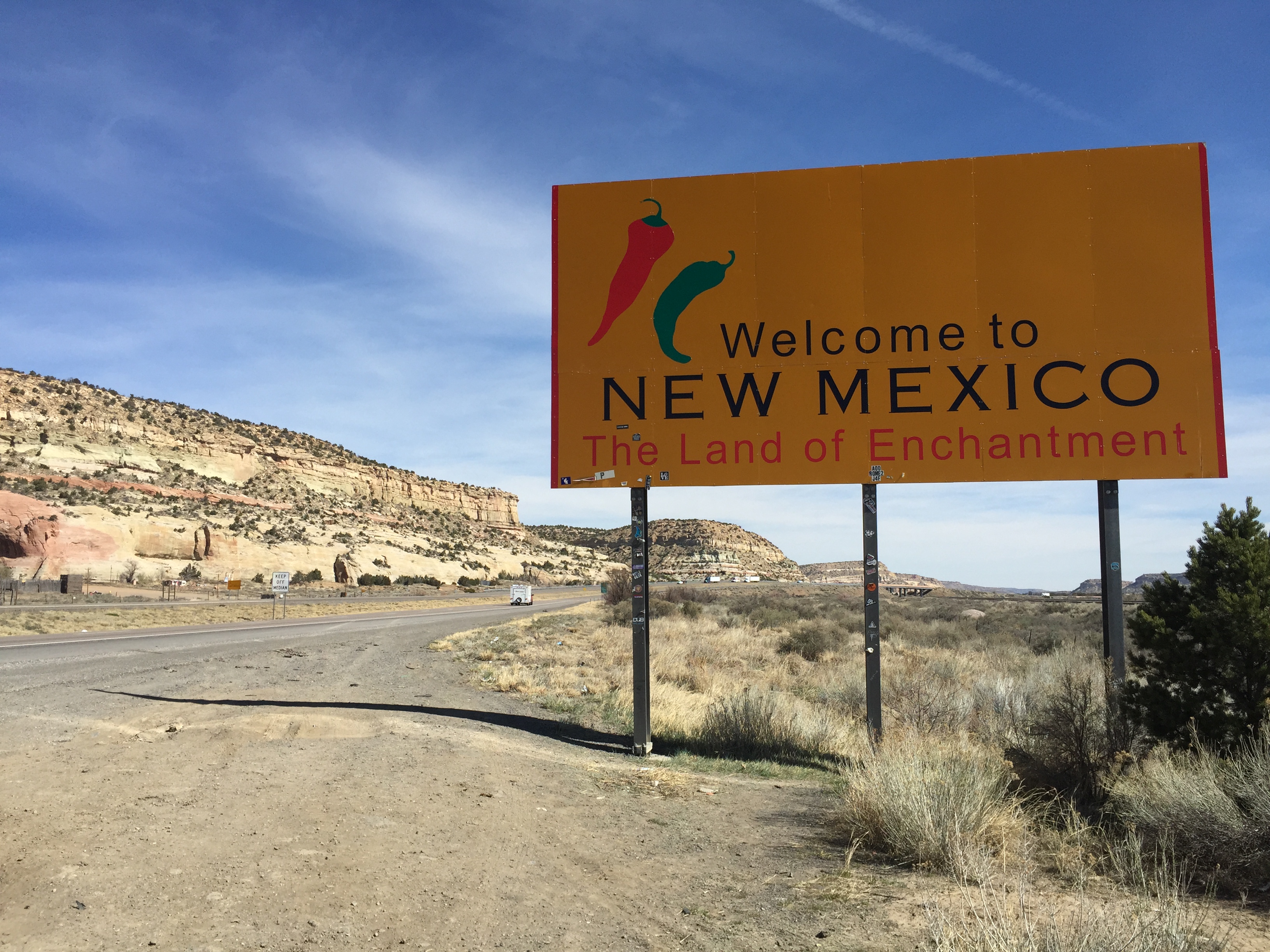 2016-03-21_10_04_58_Welcome_to_New_Mexico_sign_along_eastbound_Interstate_40_entering_McKinley_County,_New_Mexico_from_Apache_County,_Arizona